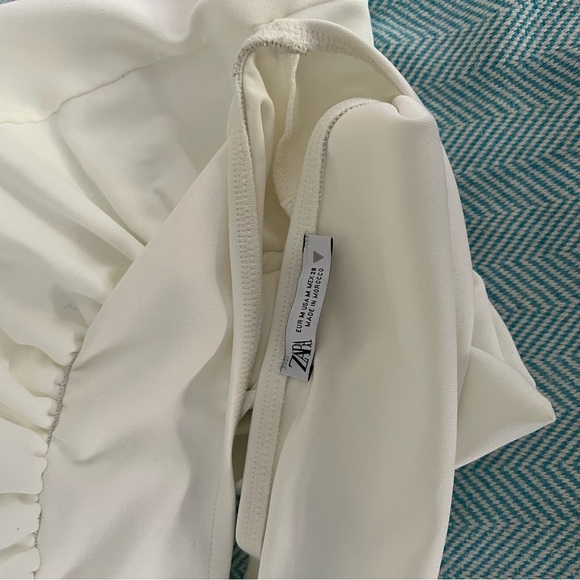 Cream Ruffled crop top - Picture 4 of 4